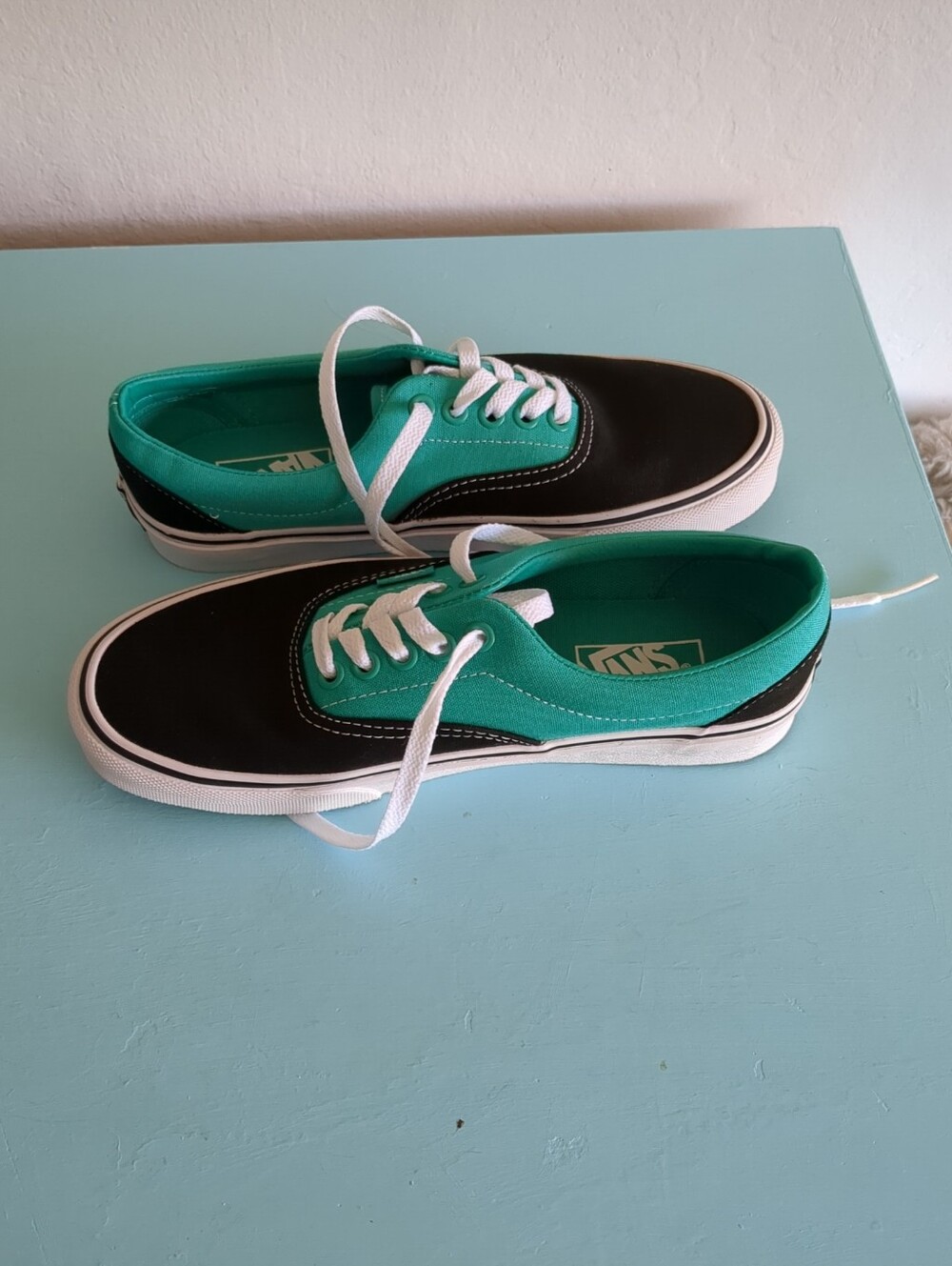 NIB vans era vn-okv01kf Turquoise blue and black Unisex M 6.5 W 8 NEW Classic,